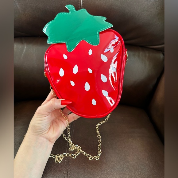 Strawberry-Shaped Red Bag with Gold Chain - Picture 3 of 8